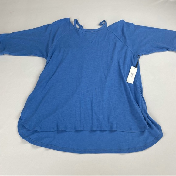 Calvin Klein - Picture 2 of 5